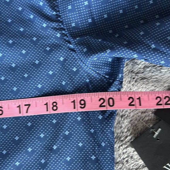 WRK Men’s 4 Way Stretch Slim Fit Dress Shirt in Blue Diamond Dot Size 15.5 NWT - Picture 5 of 9